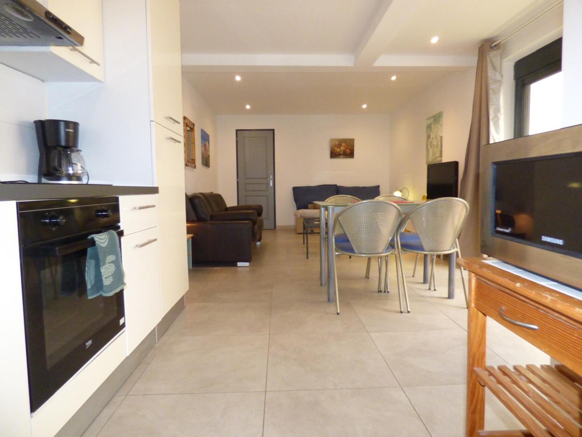 Saëns 01-T2-terrasse avec garage privé optionnel-Centre historique et plages à 16km ! Béziers Esterno foto