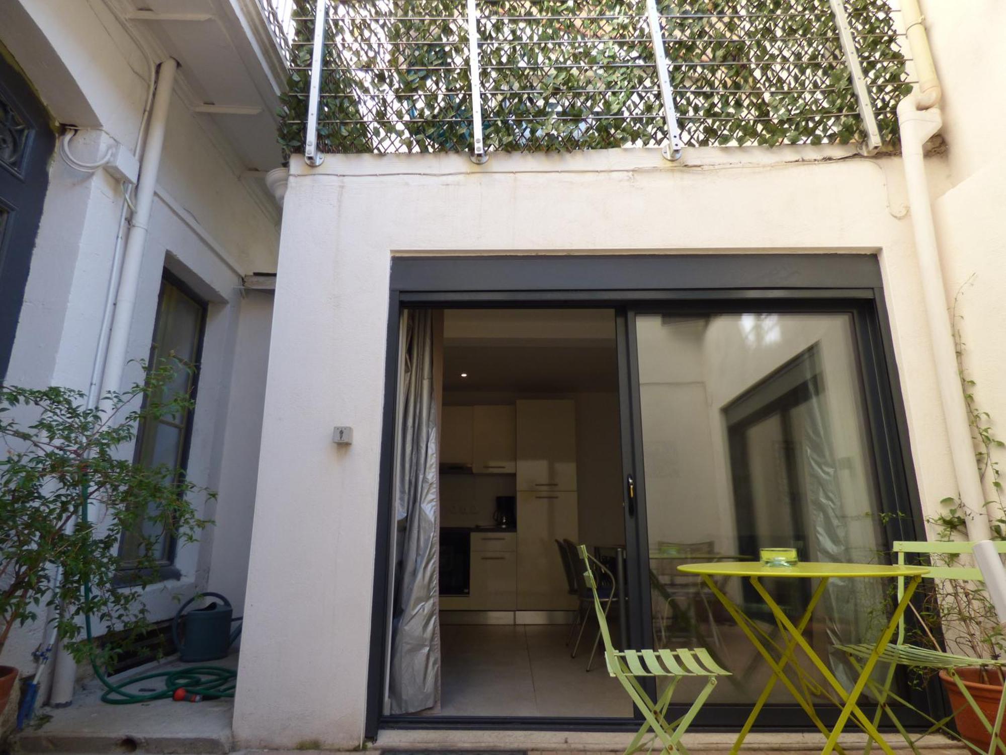 Saëns 01-T2-terrasse avec garage privé optionnel-Centre historique et plages à 16km ! Béziers Esterno foto